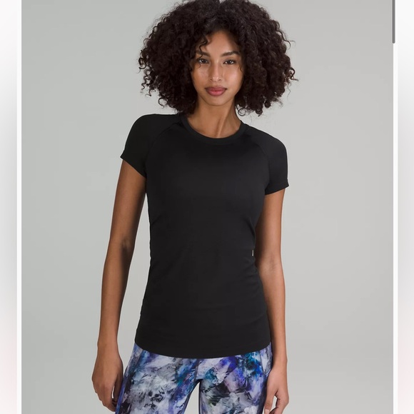 lululemon athletica Tops - Lululemon swiftly tech short sleeve in grey